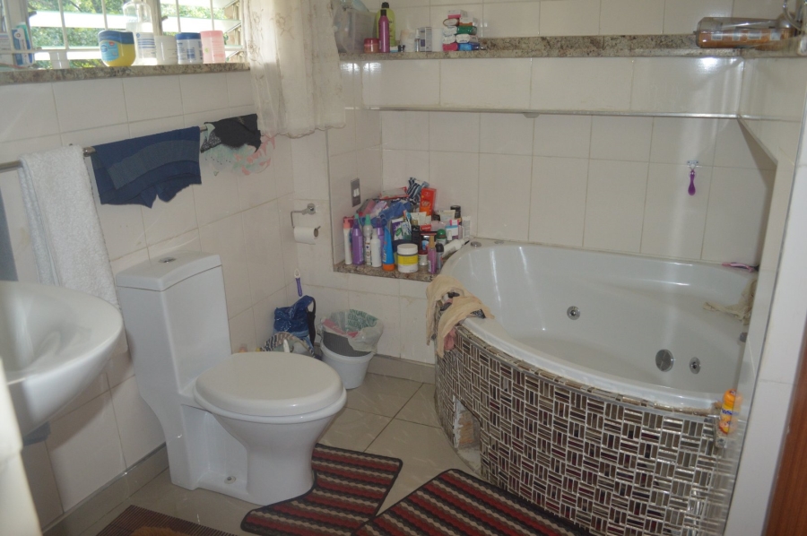 5 Bedroom Property for Sale in Wilkoppies North West